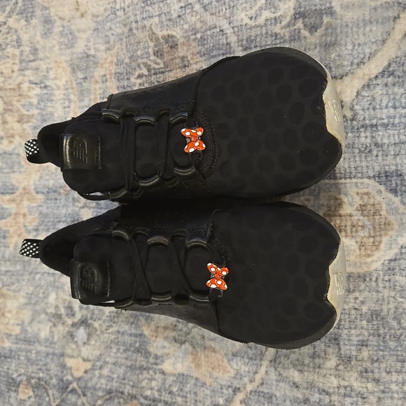 New Balace Minnie Mouse Running Shoe Sz 8.5 - Picture 2 of 9